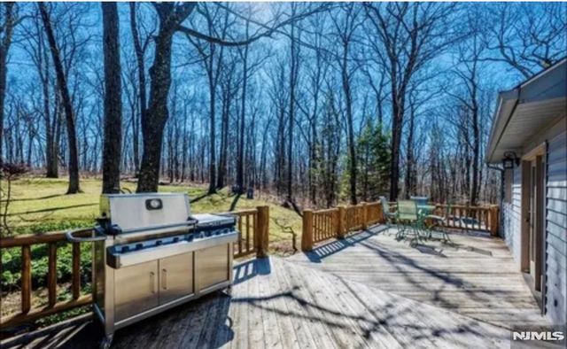 9 Buckhaven Trail, Hardyston, NJ 07460