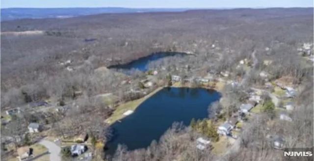 9 Buckhaven Trail, Hardyston, NJ 07460