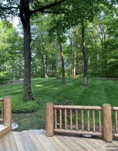 9 Buckhaven Trail, Hardyston, NJ 07460