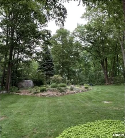 9 Buckhaven Trail, Hardyston, NJ 07460