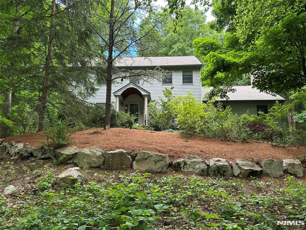 9 Buckhaven Trail, Hardyston, NJ 07460