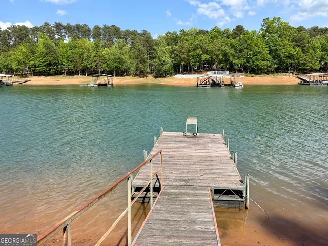 27 Classic Drive, Hartwell, GA 30643