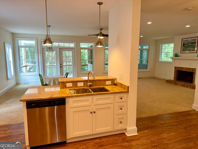 27 Classic Drive, Hartwell, GA 30643