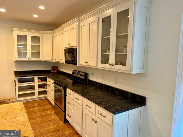 27 Classic Drive, Hartwell, GA 30643