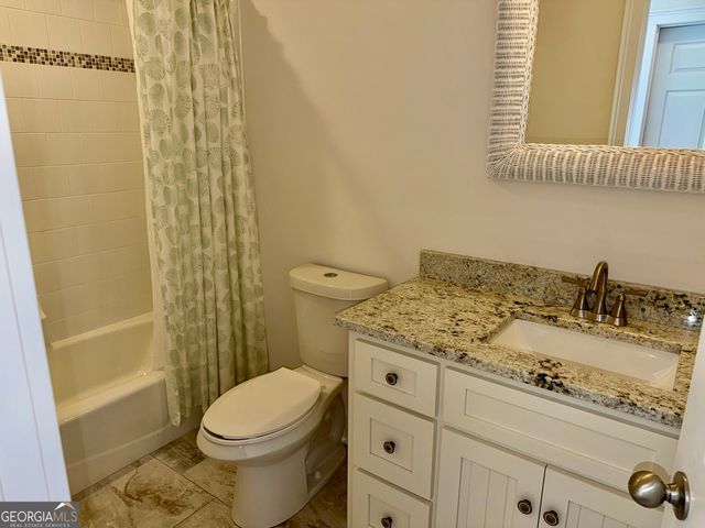 27 Classic Drive, Hartwell, GA 30643