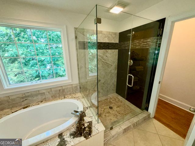 27 Classic Drive, Hartwell, GA 30643