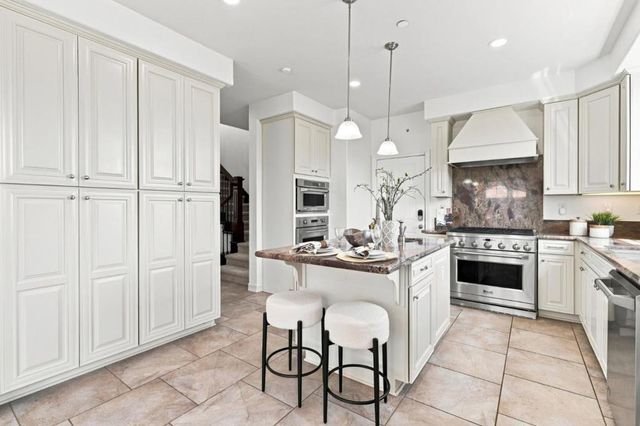 39 Live Oak Drive, San Mateo, CA 94403