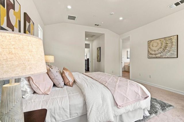 39 Live Oak Drive, San Mateo, CA 94403