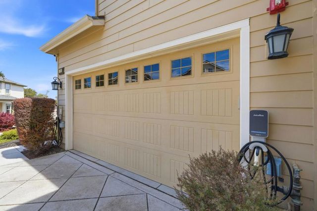 39 Live Oak Drive, San Mateo, CA 94403