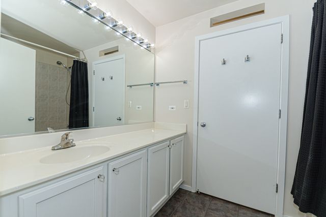 5200 S Ellis Avenue 402, Chicago, IL 60615