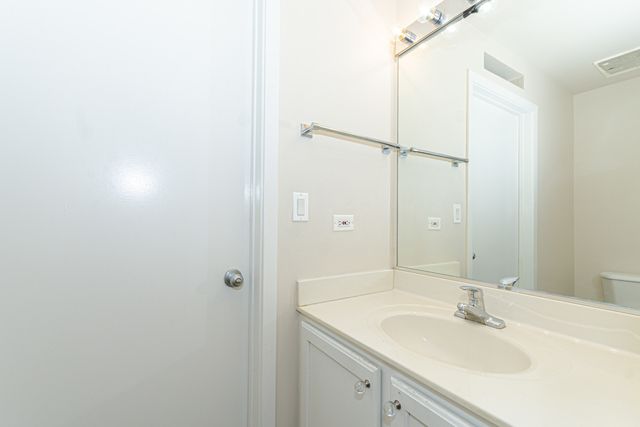 5200 S Ellis Avenue 402, Chicago, IL 60615