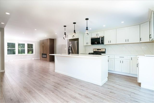 23 Taunton Street, Bellingham, MA 02019