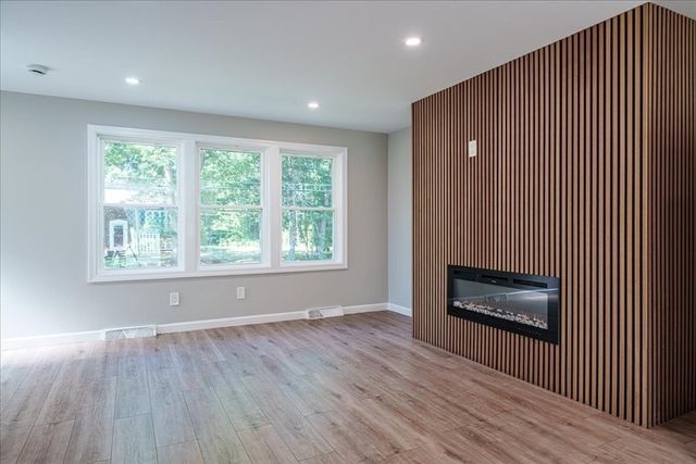 23 Taunton Street, Bellingham, MA 02019
