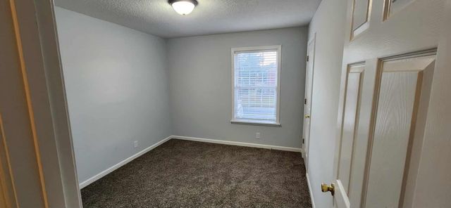 289 Raleigh Dr Apt B, Clarksville, TN 37043