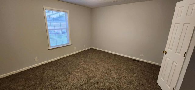 289 Raleigh Dr Apt B, Clarksville, TN 37043