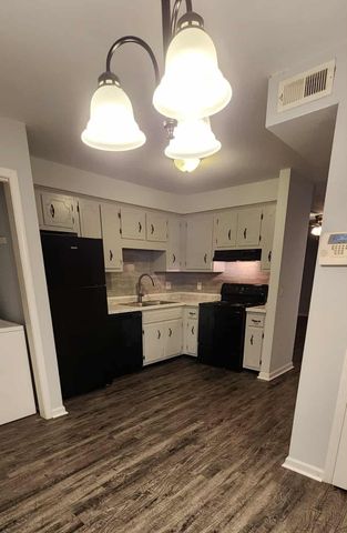 289 Raleigh Dr Apt B, Clarksville, TN 37043
