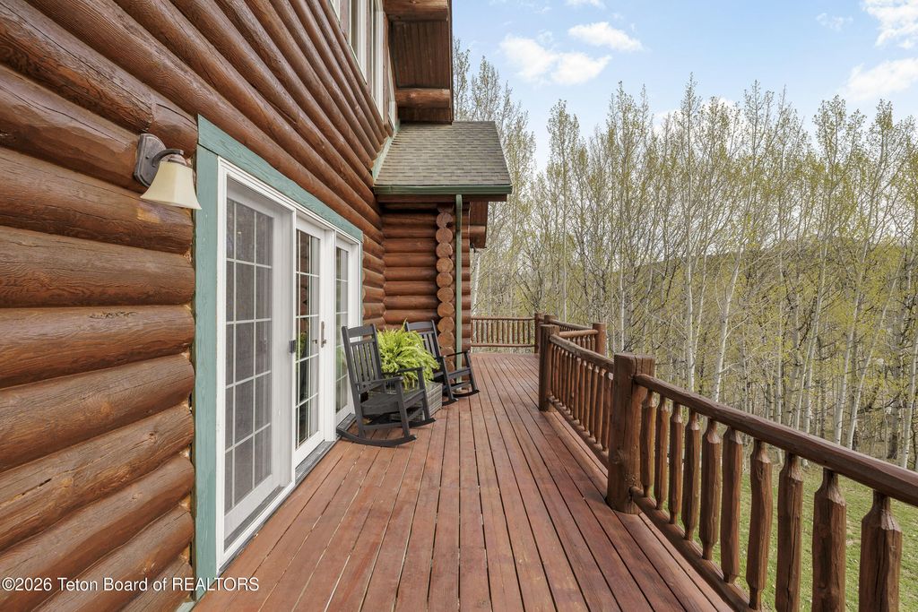 244 BLACK MOUNTAIN Lane, Alpine, WY 83128 photo 10