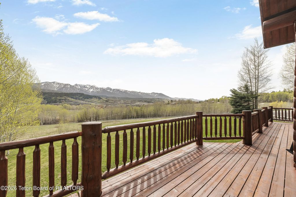 244 BLACK MOUNTAIN Lane, Alpine, WY 83128 photo 11