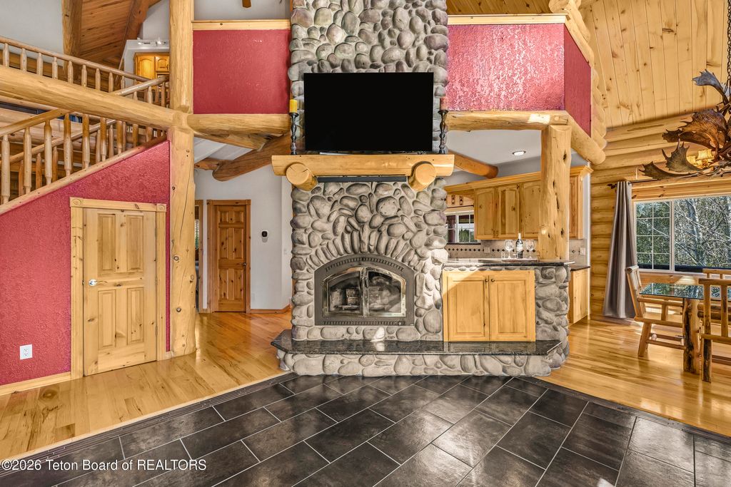 244 BLACK MOUNTAIN Lane, Alpine, WY 83128 photo 16