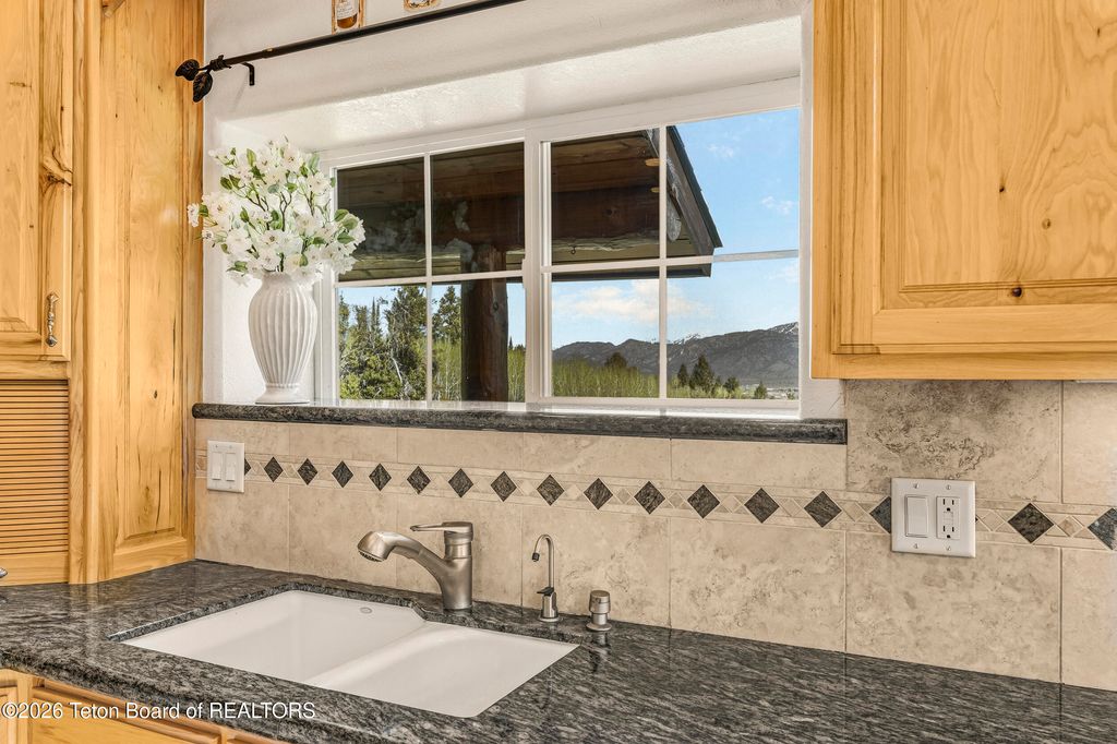 244 BLACK MOUNTAIN Lane, Alpine, WY 83128 photo 22