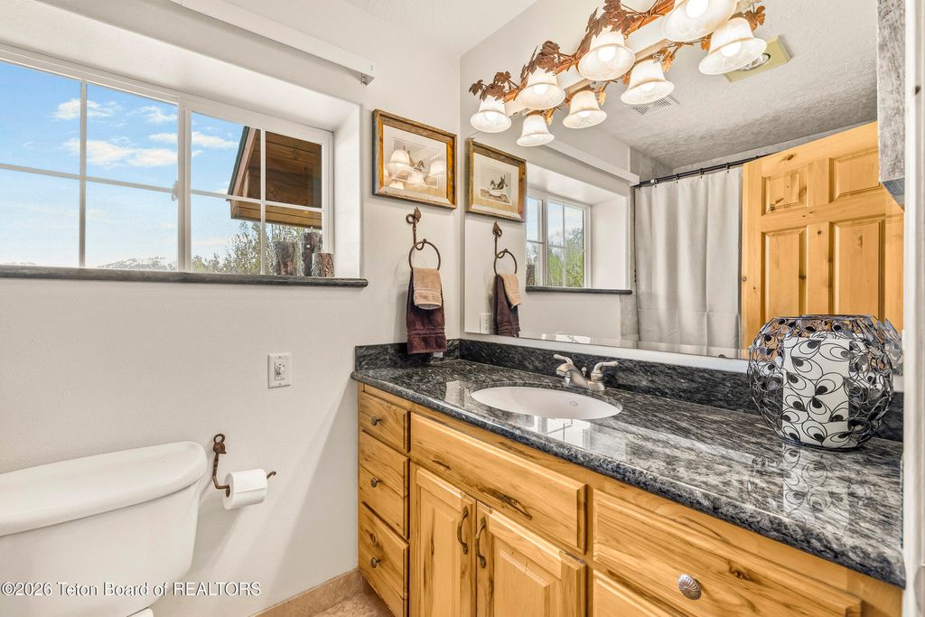 244 BLACK MOUNTAIN Lane, Alpine, WY 83128 photo 29