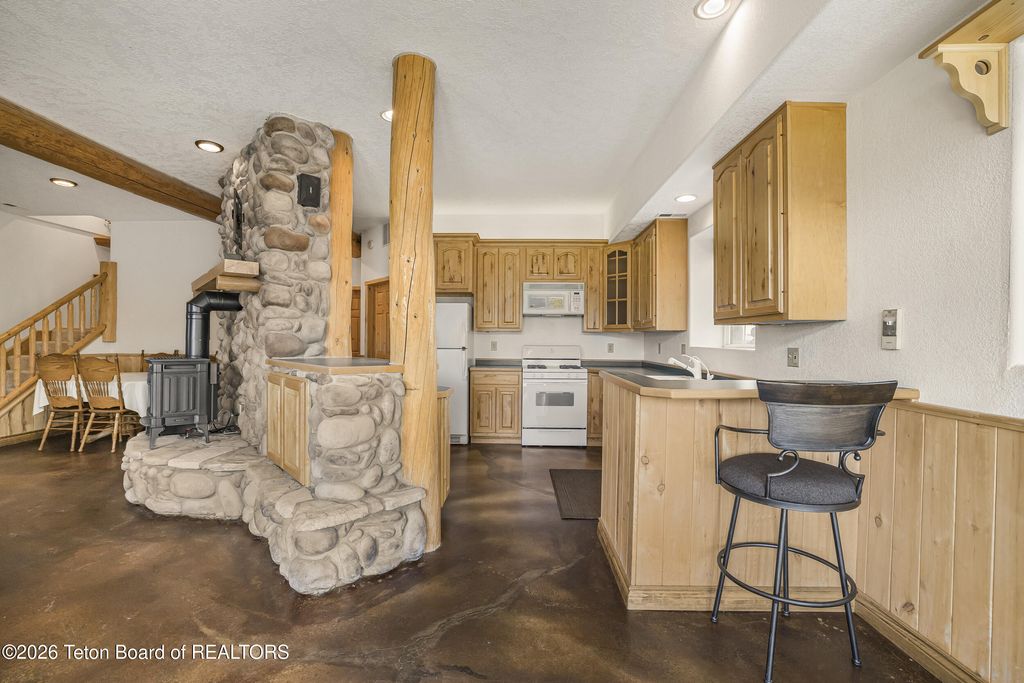 244 BLACK MOUNTAIN Lane, Alpine, WY 83128 photo 39