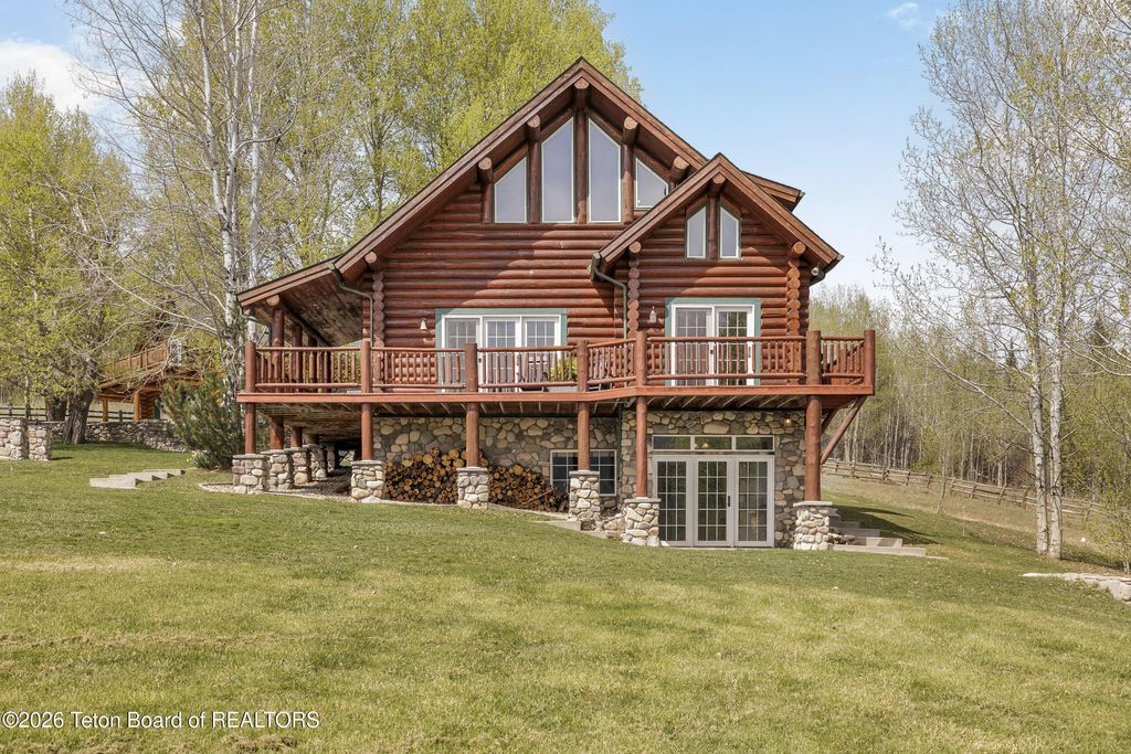 244 BLACK MOUNTAIN Lane, Alpine, WY 83128 photo 4