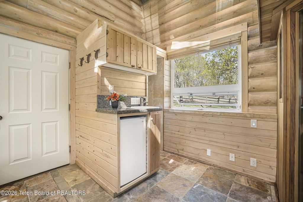 244 BLACK MOUNTAIN Lane, Alpine, WY 83128 photo 50