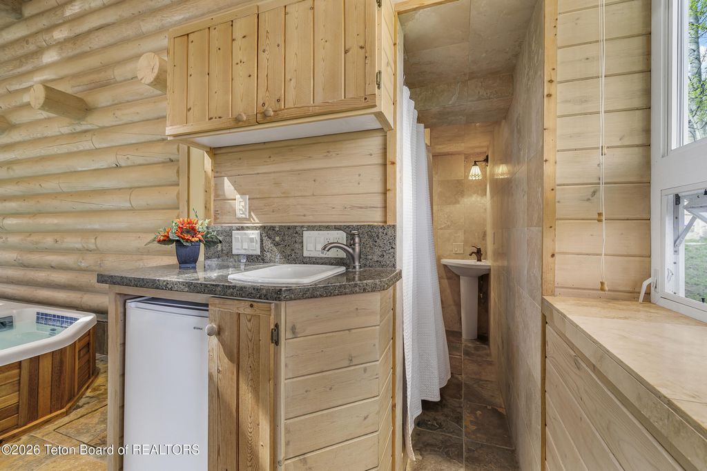 244 BLACK MOUNTAIN Lane, Alpine, WY 83128 photo 51