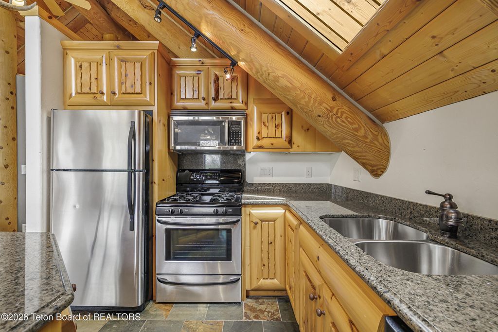 244 BLACK MOUNTAIN Lane, Alpine, WY 83128 photo 58