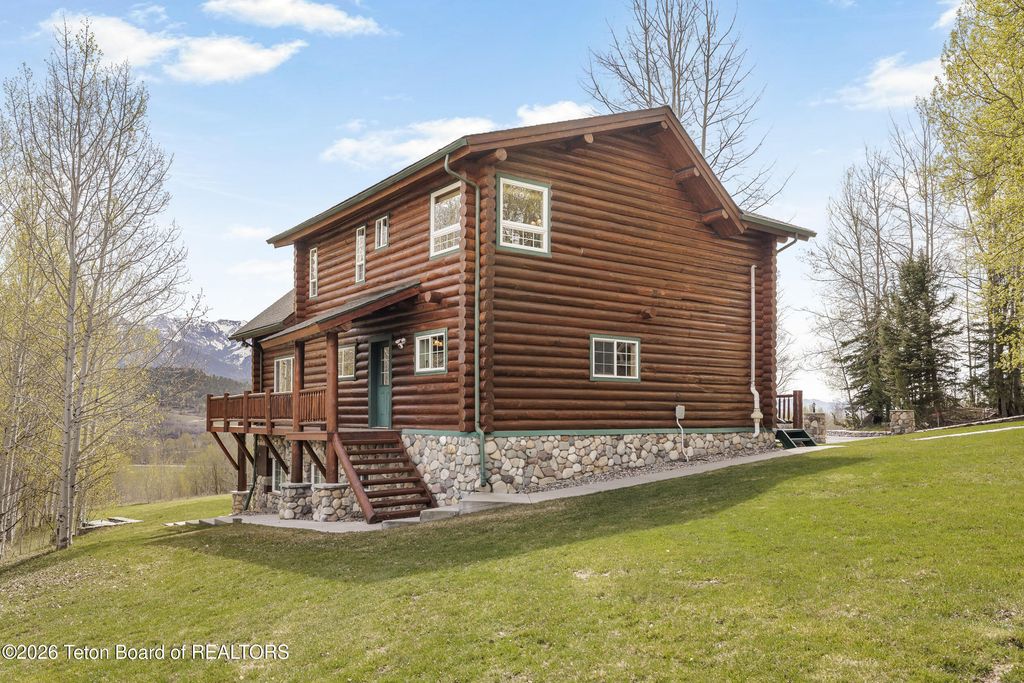 244 BLACK MOUNTAIN Lane, Alpine, WY 83128 photo 6