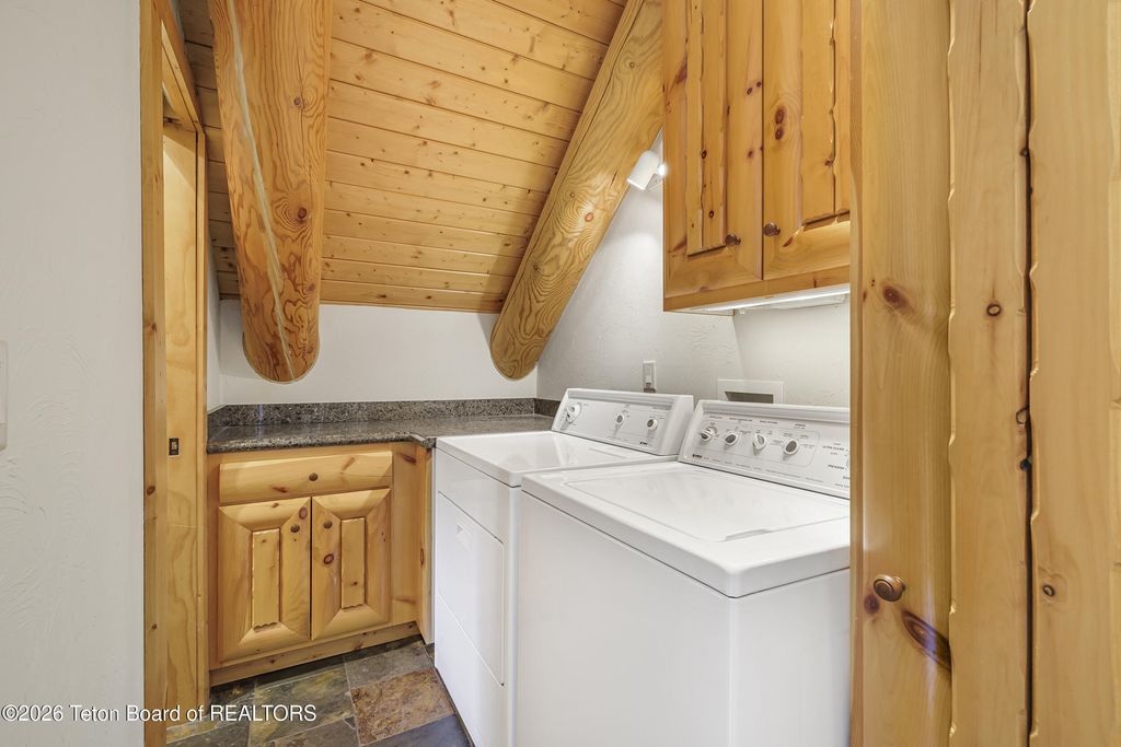 244 BLACK MOUNTAIN Lane, Alpine, WY 83128 photo 62