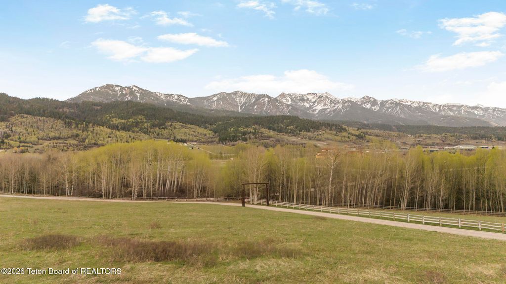 244 BLACK MOUNTAIN Lane, Alpine, WY 83128 photo 68