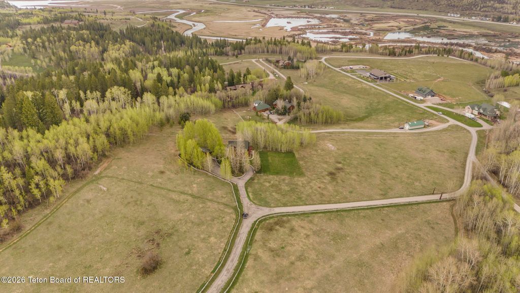 244 BLACK MOUNTAIN Lane, Alpine, WY 83128 photo 71