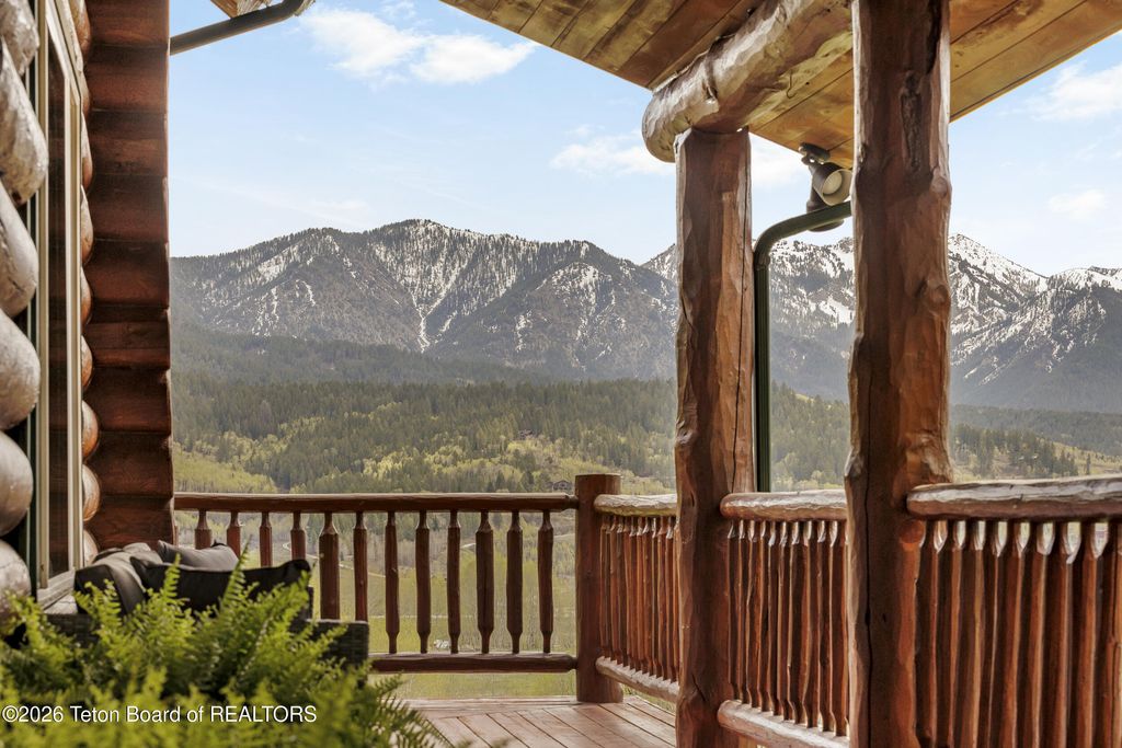 244 BLACK MOUNTAIN Lane, Alpine, WY 83128 photo 9