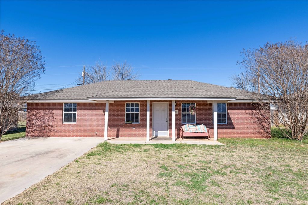 3611 Wagon Wheel Lane, Brownwood, TX 76801