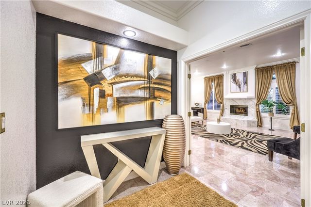 1941 Black Water Court, Las Vegas, NV 89117