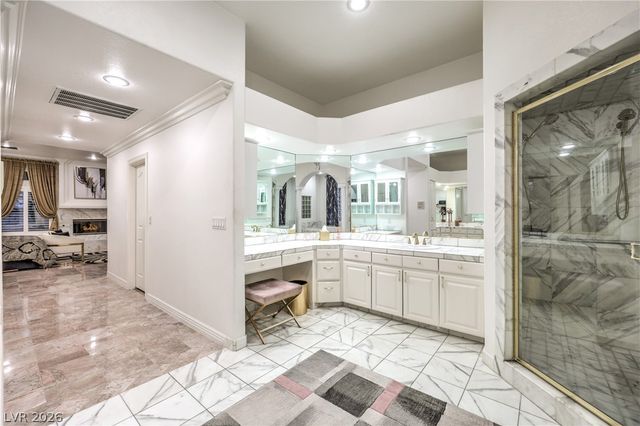 1941 Black Water Court, Las Vegas, NV 89117
