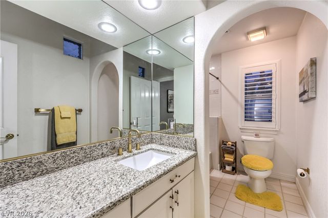 1941 Black Water Court, Las Vegas, NV 89117
