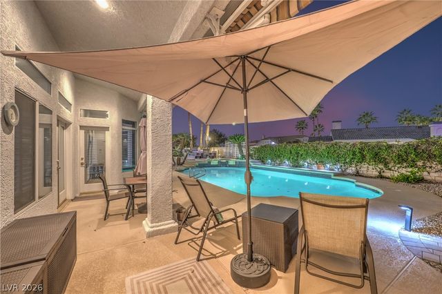 1941 Black Water Court, Las Vegas, NV 89117