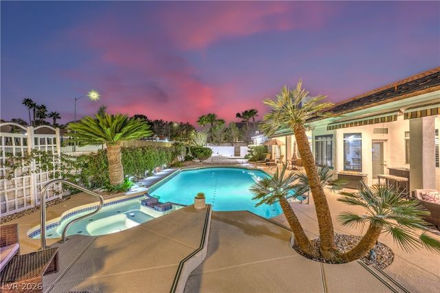 1941 Black Water Court, Las Vegas, NV 89117
