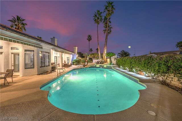 1941 Black Water Court, Las Vegas, NV 89117