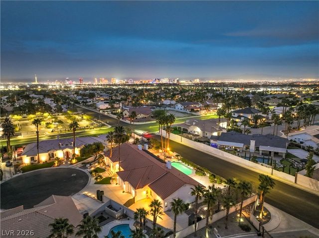 1941 Black Water Court, Las Vegas, NV 89117