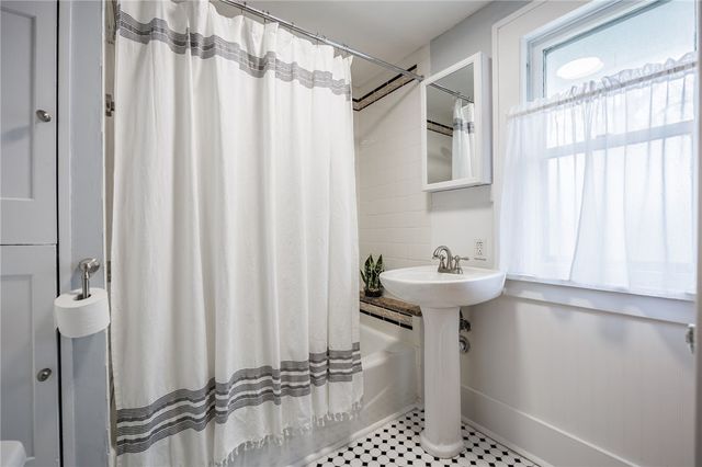 214 Winbourne Road, Rochester, NY 14619