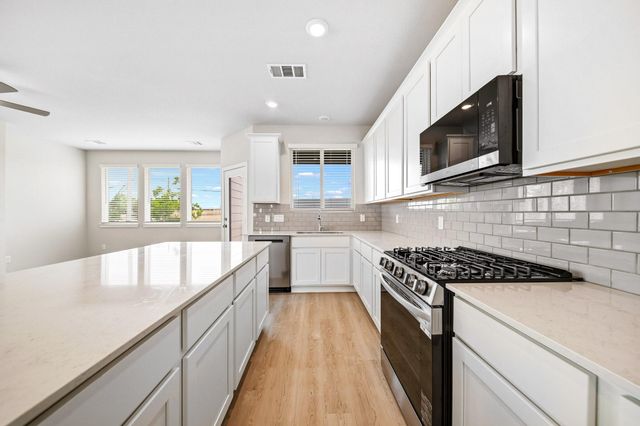 2990 Park Hill Lane, Stafford, TX 77477