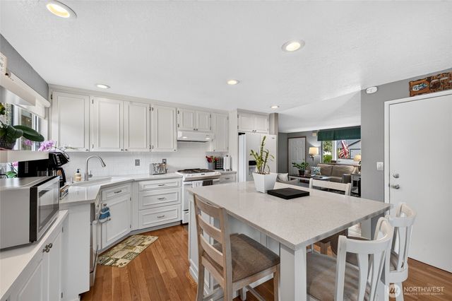 326 4th Avenue SE, Pacific, WA 98047