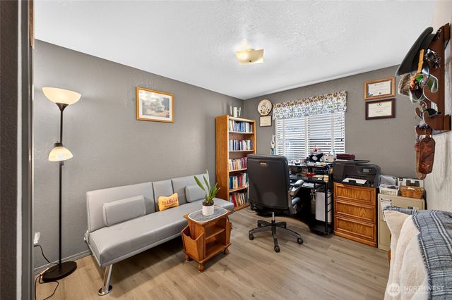 326 4th Avenue SE, Pacific, WA 98047