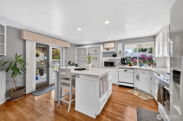326 4th Avenue SE, Pacific, WA 98047