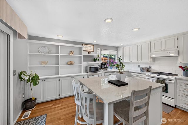 326 4th Avenue SE, Pacific, WA 98047