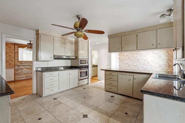 7112 Aztec Road NE, Albuquerque, NM 87110